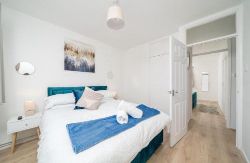 Langley Marish Apartamento | Comfort Meets Convenience, 2BR Flat in Slough