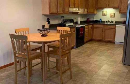 Middletown Casa | Comfort on the Court 3 Bed / 2 Bath Sleeps 6