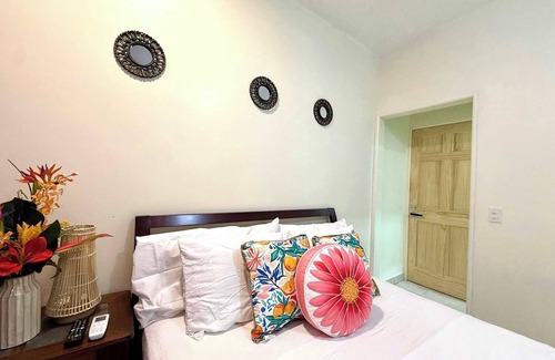 Simpson Bay Hotel | Comfort Room 4 with AC and Rooftop Pool