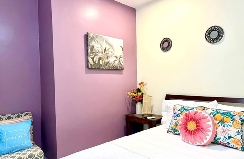 Simpson Bay Hotel | Comfort Room 4 with AC and Rooftop Pool