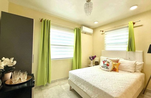 Simpson Bay Hotel | Comfort Room 9 with AC and Rooftop Pool