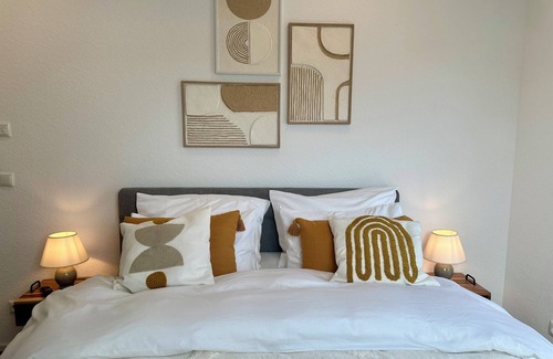 Osterath Cama Y Desayuno | Comfort room with gym, near DUS airport & trade fair center