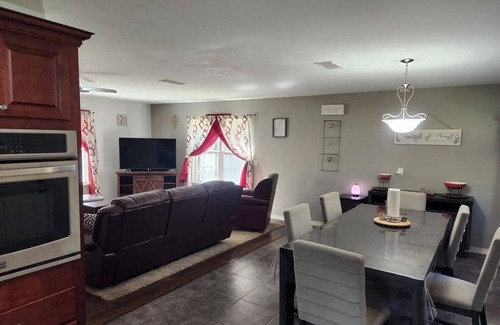 Milton Casa | Comfort & Space: 3-Bedroom Home w/ Large Yard and Office near Historic Milton