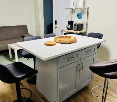 Centereach Apartamento | Comfort Stay by Stony Brook University & Hospital