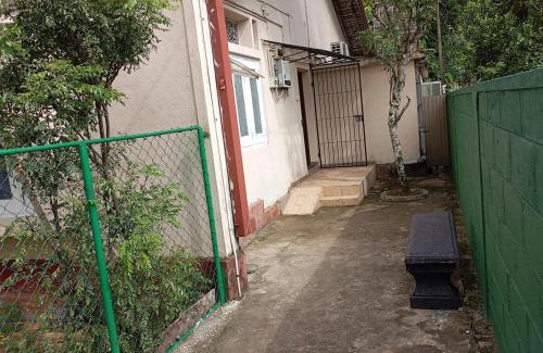 Peliyagoda Apartamento | Comfort Stay with AC WiFi and Hot Water near Colombo