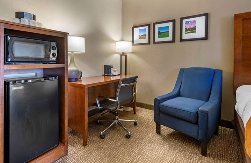 Bethlehem Hotel | Comfort Suites Bethlehem Near Lehigh University and LVI Airport