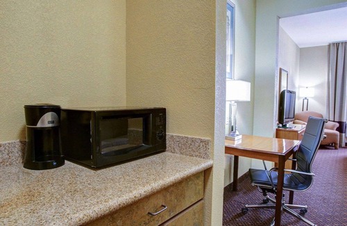 Brenham Hotel | Comfort Suites Brenham