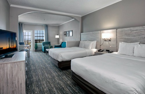 Chincoteague Hotel | Comfort Suites Chincoteague Island Bayfront Resort