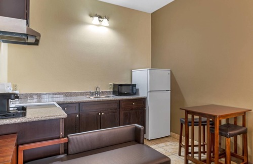 Eugene Hotel | Comfort Suites Eugene