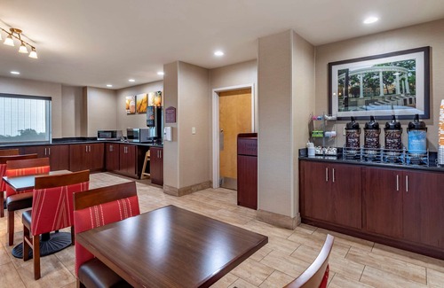 Florence Hotel | Comfort Suites Florence Shoals Area