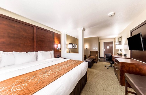 Grand Prairie Hotel | Comfort Suites Grand Prairie - Arlington North