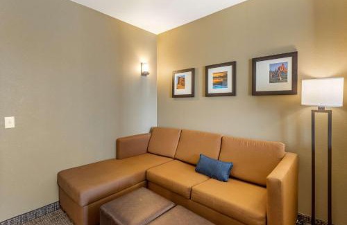 Sun Valley Hotel | Comfort Suites Near Denver Downtown