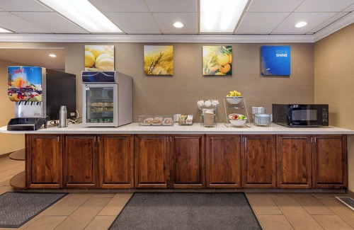 Stevenson Ranch Hotel | Comfort Suites Near Six Flags Magic Mountain