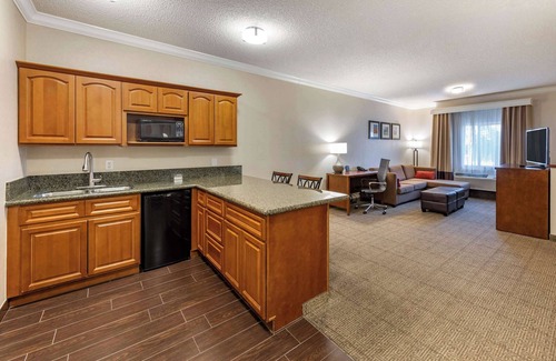 Stevenson Ranch Hotel | Comfort Suites Near Six Flags Magic Mountain