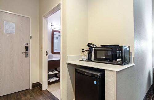 Northwest Dallas Hotel | Comfort Suites NW Dallas Near Love Field