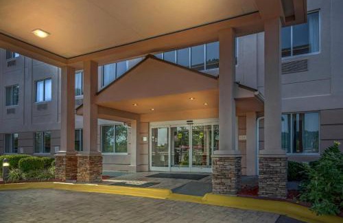 Southeast Raleigh Hotel | Comfort Suites Raleigh Walnut Creek