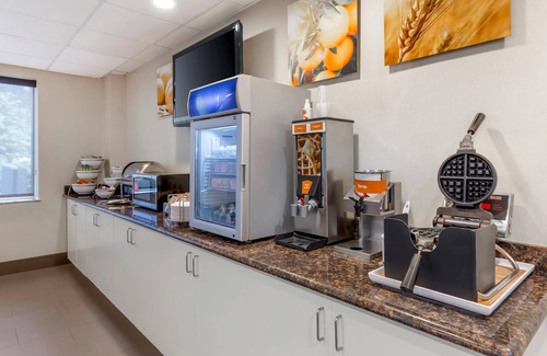 Southeast Raleigh Hotel | Comfort Suites Raleigh Walnut Creek