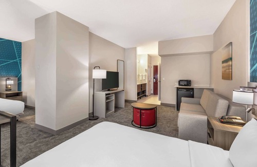 Redmond Hotel | Comfort Suites Redmond Airport