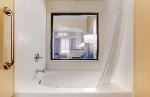 Tallahassee Hotel | Comfort Suites Tallahassee Downtown