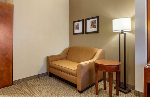 Marquette Hotel | Comfort Suites