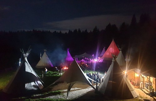 Montcel Alquiler De RV | Comfort teepee 2 to 6 people