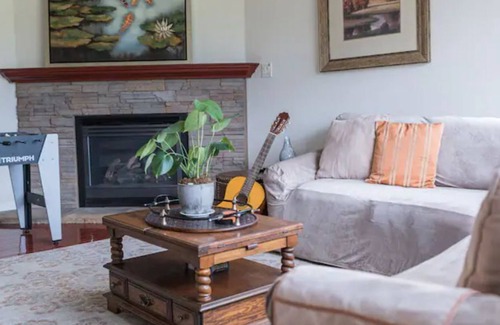 Northwest Reno Casa | Comfort + Views + Hot Tub Reno/Sparks/Tahoe home