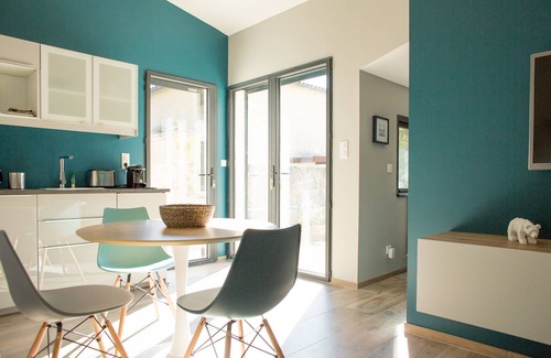 Villeneuve-les-Avignon Apartamento | Estudio de diseño confortable, tranquilo en Provenza, cerca de Aviñón.