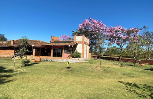 Chapada dos Guimaraes Cabaña | Comfortable country house, parking, garden, SPA, football, 2km from the center.