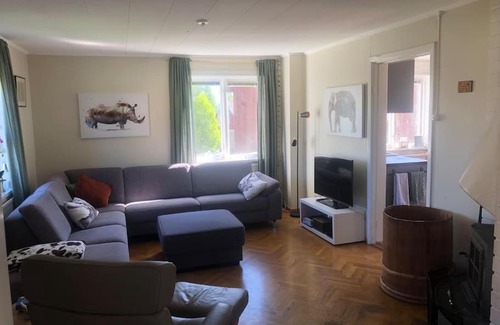 Oje Casa | Comfortabel Zweeds huis met sauna en houtkachel.
