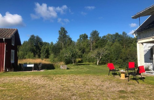 Oje Casa | Comfortabel Zweeds huis met sauna en houtkachel.