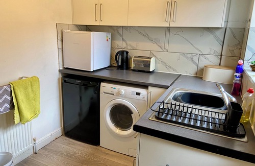 Healey Lane Casa | Comfortable 1-Bed Retreat in Batley - sleeps 3