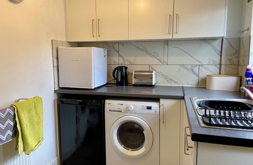 Healey Lane Casa | Comfortable 1-Bed Retreat in Batley - sleeps 3