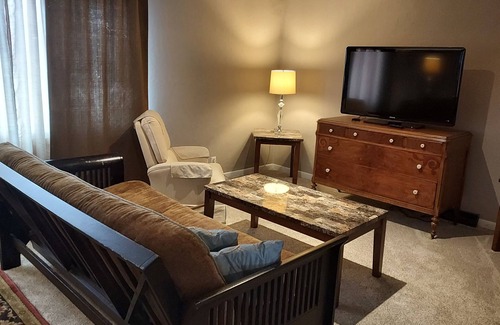 Central City Apartamento | Comfortable 1 Bedroom Apartment in Heart of Central City