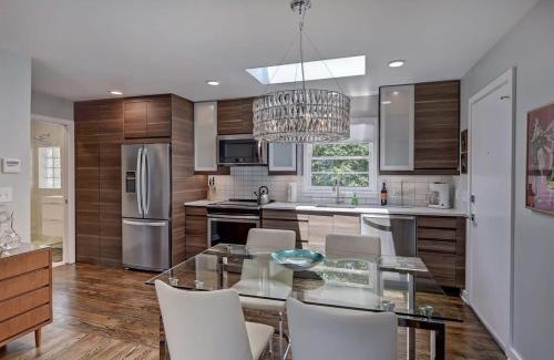 Cherry Casa | Comfortable 1BR Myers Park Oasis