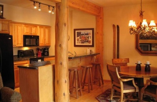 Rossland Condominio | Comfortable 2-bedroom suite!