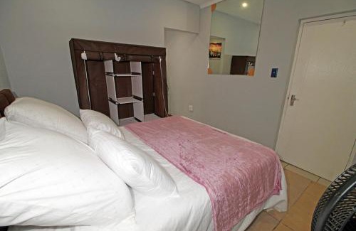 Germiston Apartamento | Comfortable 2 Bedroom Flat in Germiston with WI-FI