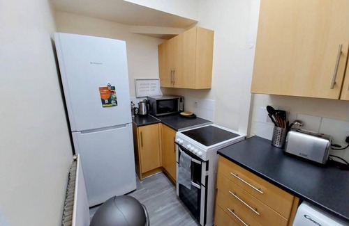 Leeds Casa | Comfortable 2beds House 4 Contractors & Staycation
