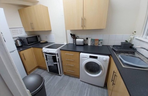 Leeds Casa | Comfortable 2beds House 4 Contractors & Staycation