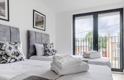 Windlesham Apartamento | Comfortable 2BR Apartment w/ Free Parking