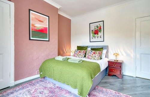 Shawlands Apartamento | Comfortable 2BR Apartment with Free Parking