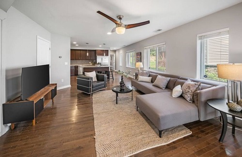 Mount Auburn Apartamento | Comfortable 2BR Condo near City Center