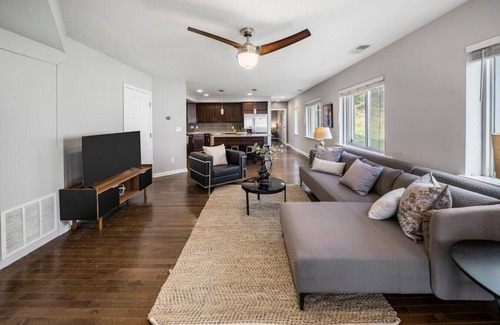 Mount Auburn Apartamento | Comfortable 2BR Condo near City Center