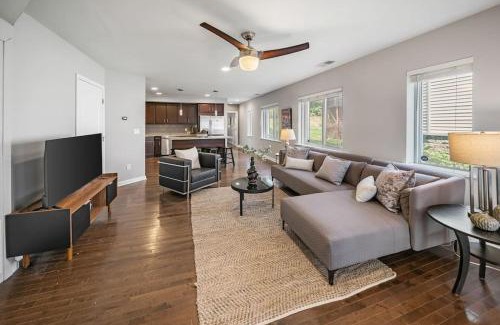 Mount Auburn Apartamento | Comfortable 2BR Condo near City Center
