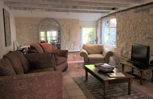 Loubezs-Bernac Otro | Cómoda casa de vacaciones de 3 dormitorios / 3 baños con piscina climatizada y gran jardín salvaje