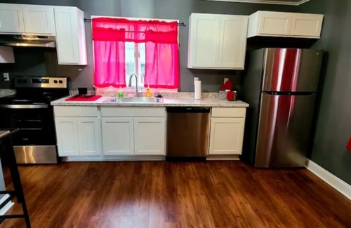 West Elmira Casa | Comfortable 3 bedroom home with private parking!