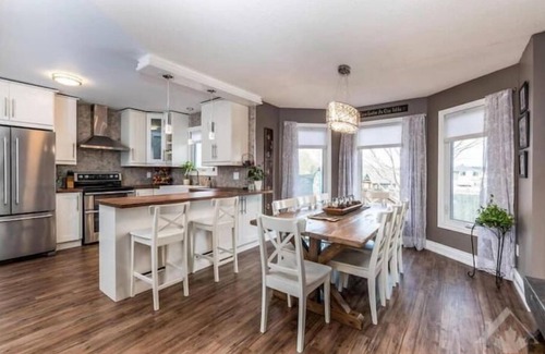 Arnprior Casa | Comfortable 3bed home in the Ottawa Valley