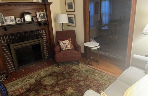 West Roxbury Casa | Comfortable 4-bedroom house 20 minute drive to the Boston Commons.