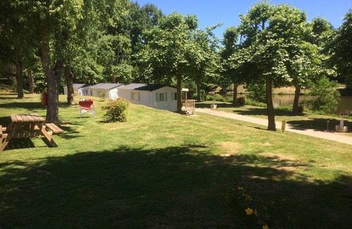 Saint-Sornin-Lavolps Casa | Comfortable 4-person mobile home with covered terrace
