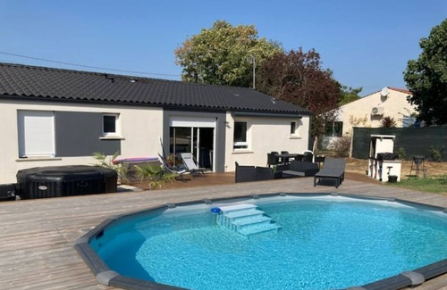Meursac Apartamento | Comfortable accommodation for 6 people