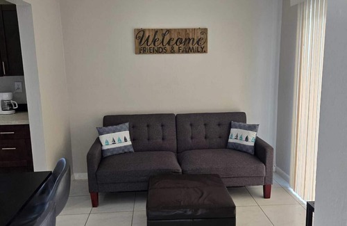 North Lauderdale Casa | Comfortable & Affordable, Close to Everything!